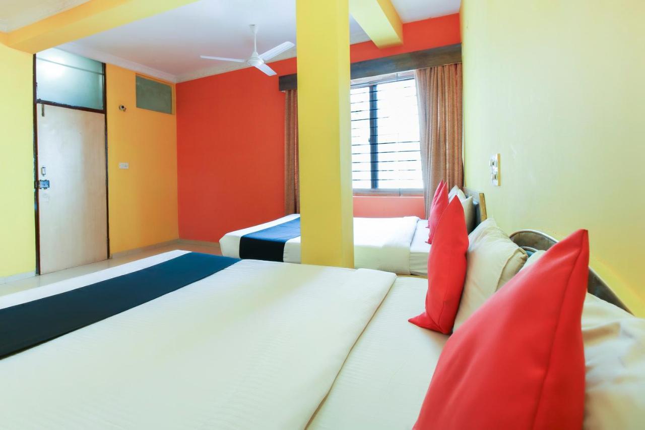 Capital O 71729 Lucky Inn Bangalore Buitenkant foto