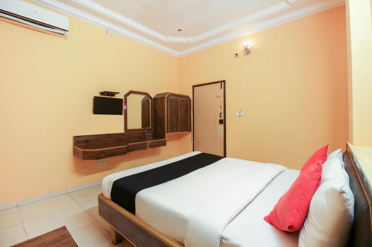 Capital O 71729 Lucky Inn Bangalore Buitenkant foto